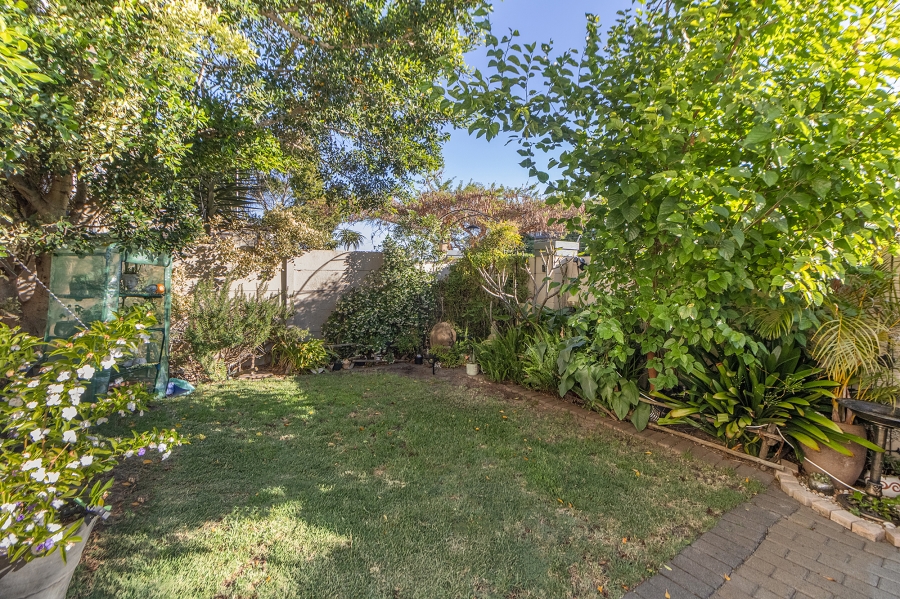 2 Bedroom Property for Sale in Parklands Western Cape